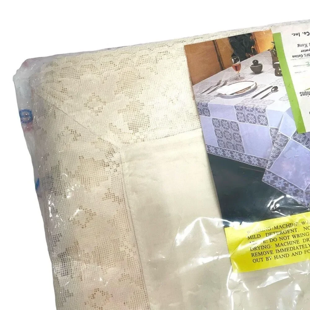 Vintage Keepsake Orient Permanent press no iron tablecloth‎ Cream 68x106” lace